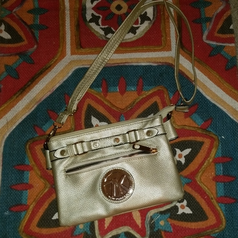 New York fashion crossbody purse.